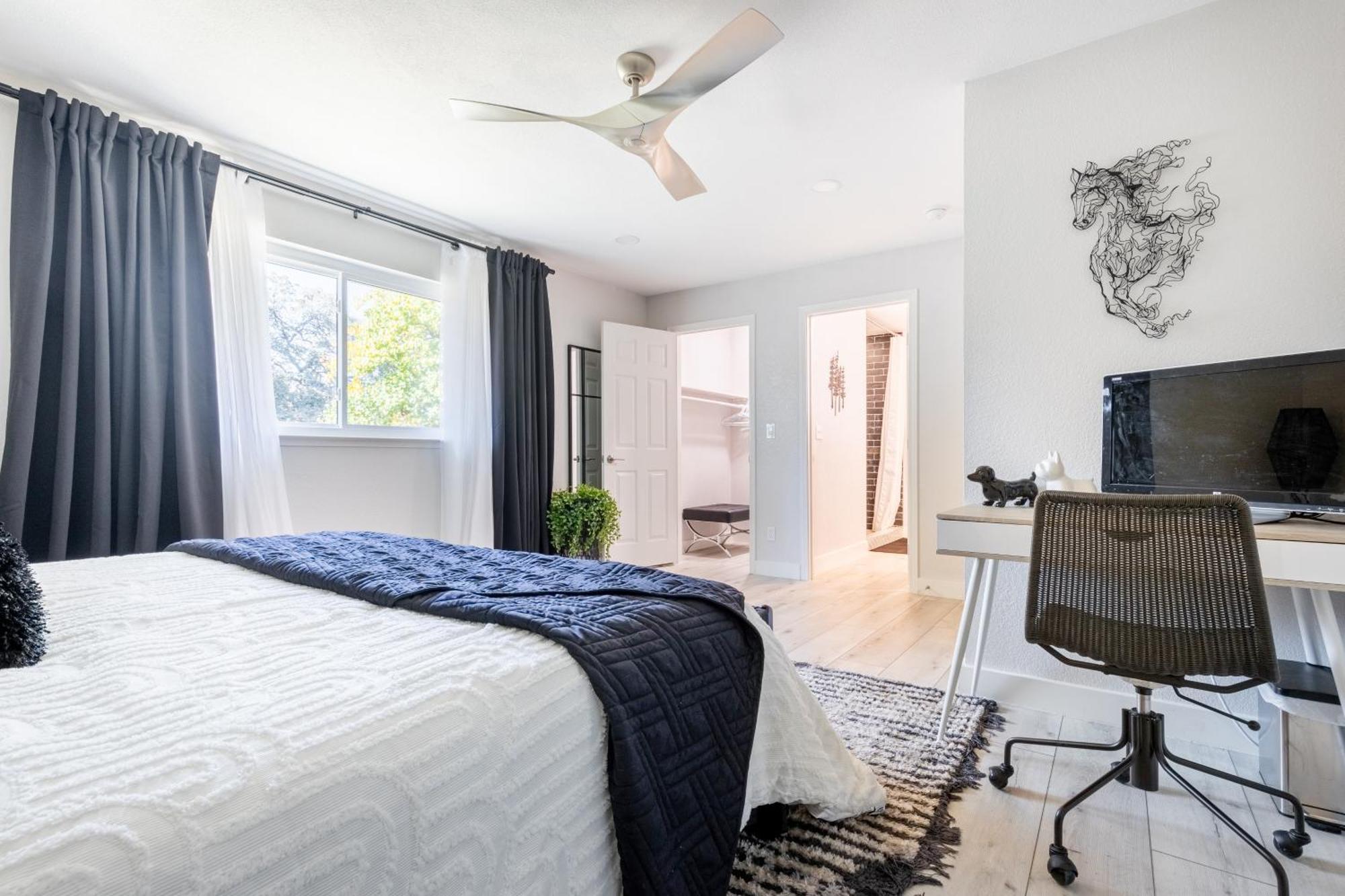 Rolling Oaks Ranch - 200 Acres Of Lakeside Beauty & Countryside Serenity マリポサ エクステリア 写真