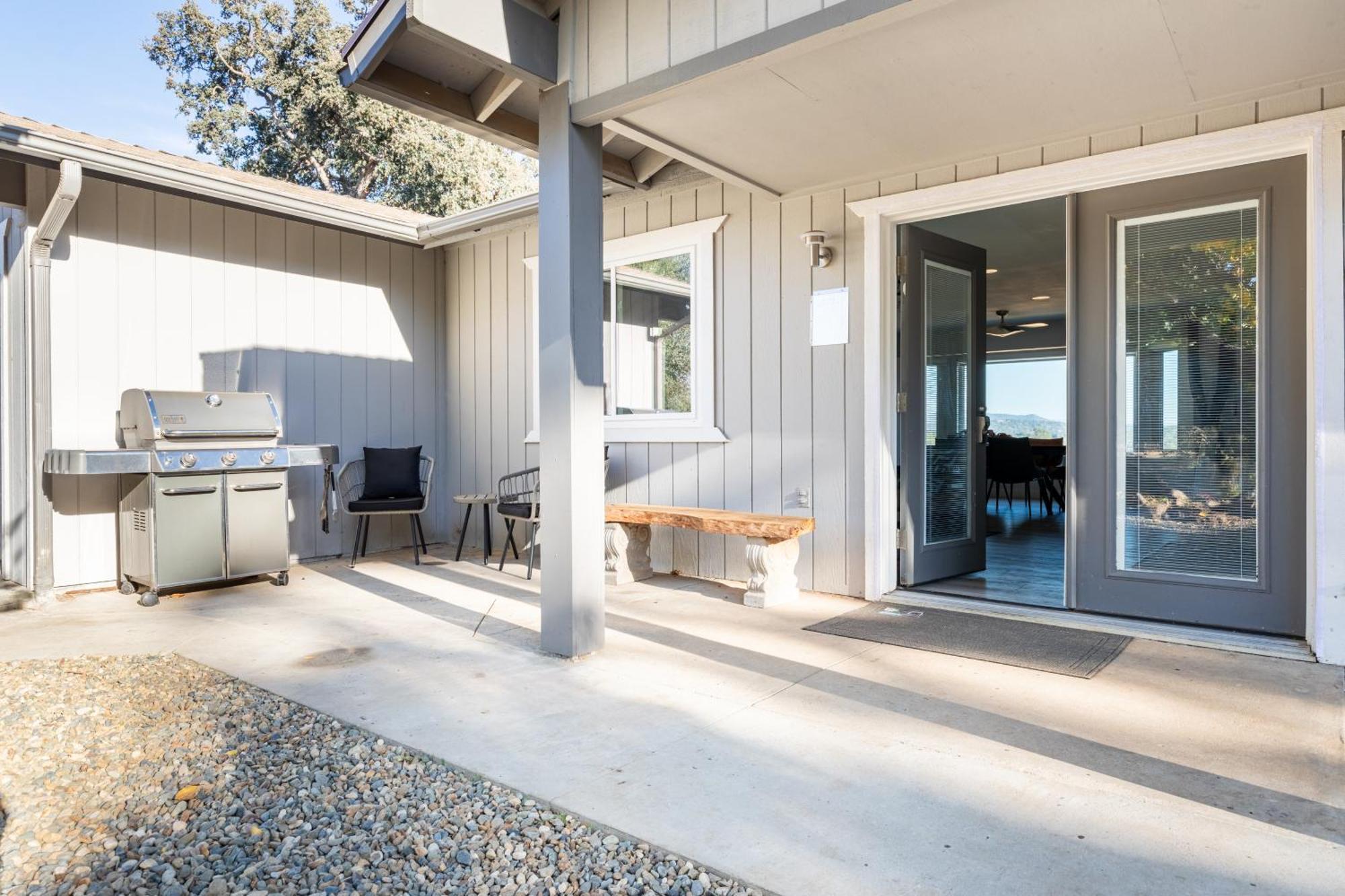Rolling Oaks Ranch - 200 Acres Of Lakeside Beauty & Countryside Serenity マリポサ エクステリア 写真