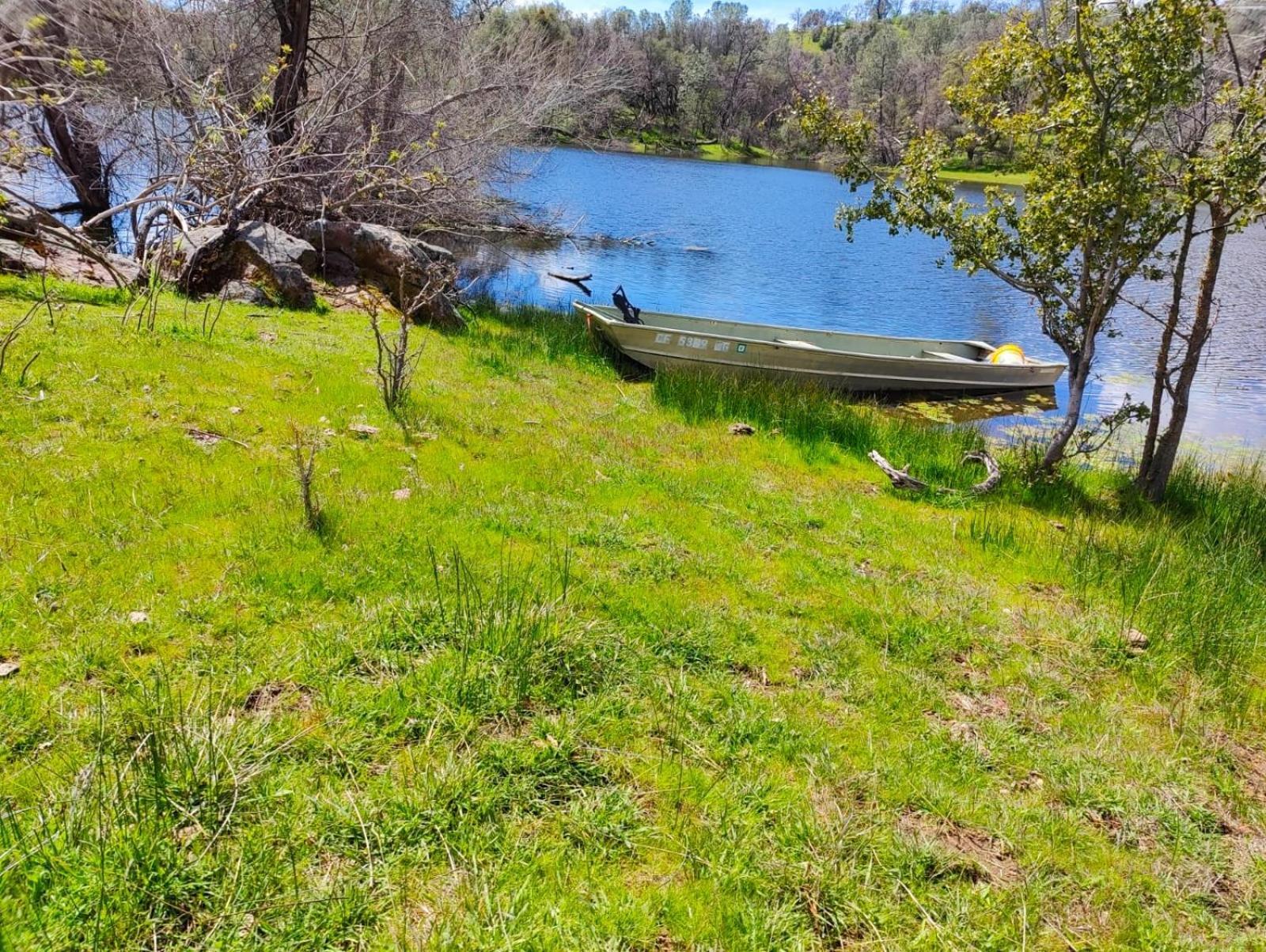 Rolling Oaks Ranch - 200 Acres Of Lakeside Beauty & Countryside Serenity マリポサ エクステリア 写真